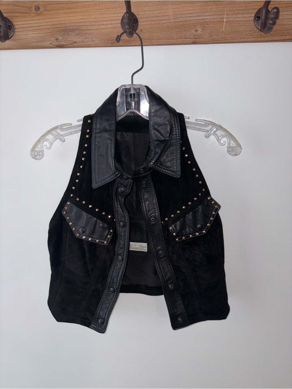 The leather ranch Women's Black Stud-Trim Suede & Leather Vest genuine leather